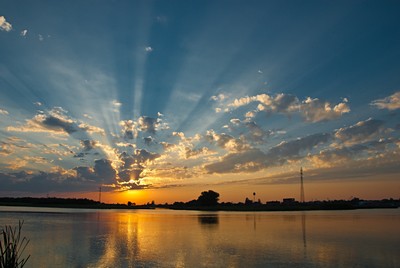 Закат на реке Подстепка, село Оранжерейное. Автор: Вячеслав Степанов